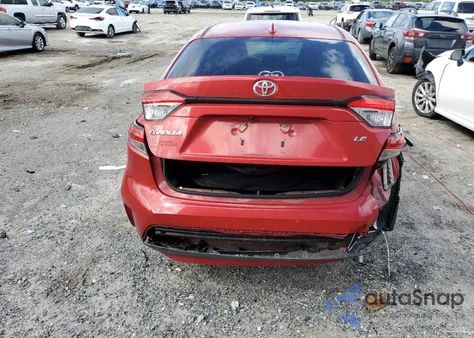 2021 Toyota Corolla Le z USA, uszkodzony, nr VIN JTDEPMAE9MJ185880